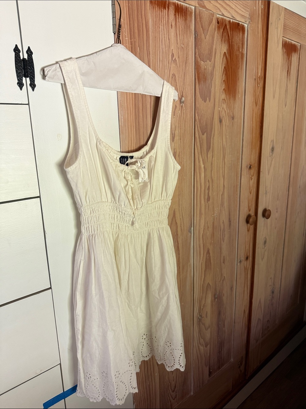 GAP Cream Sleeveless Eyelet Hem Summer Dress